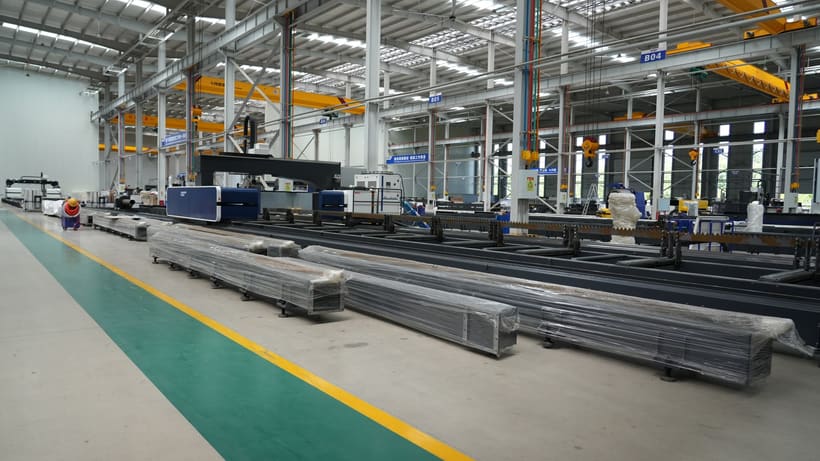 LUMINARY LASER production workshop with fiber laser machines