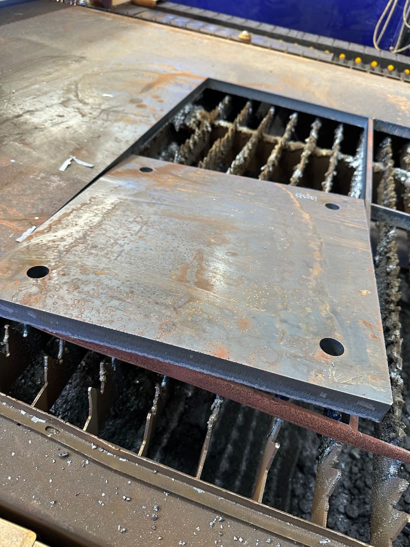 Steel plate prepared for high-power fiber laser cutting